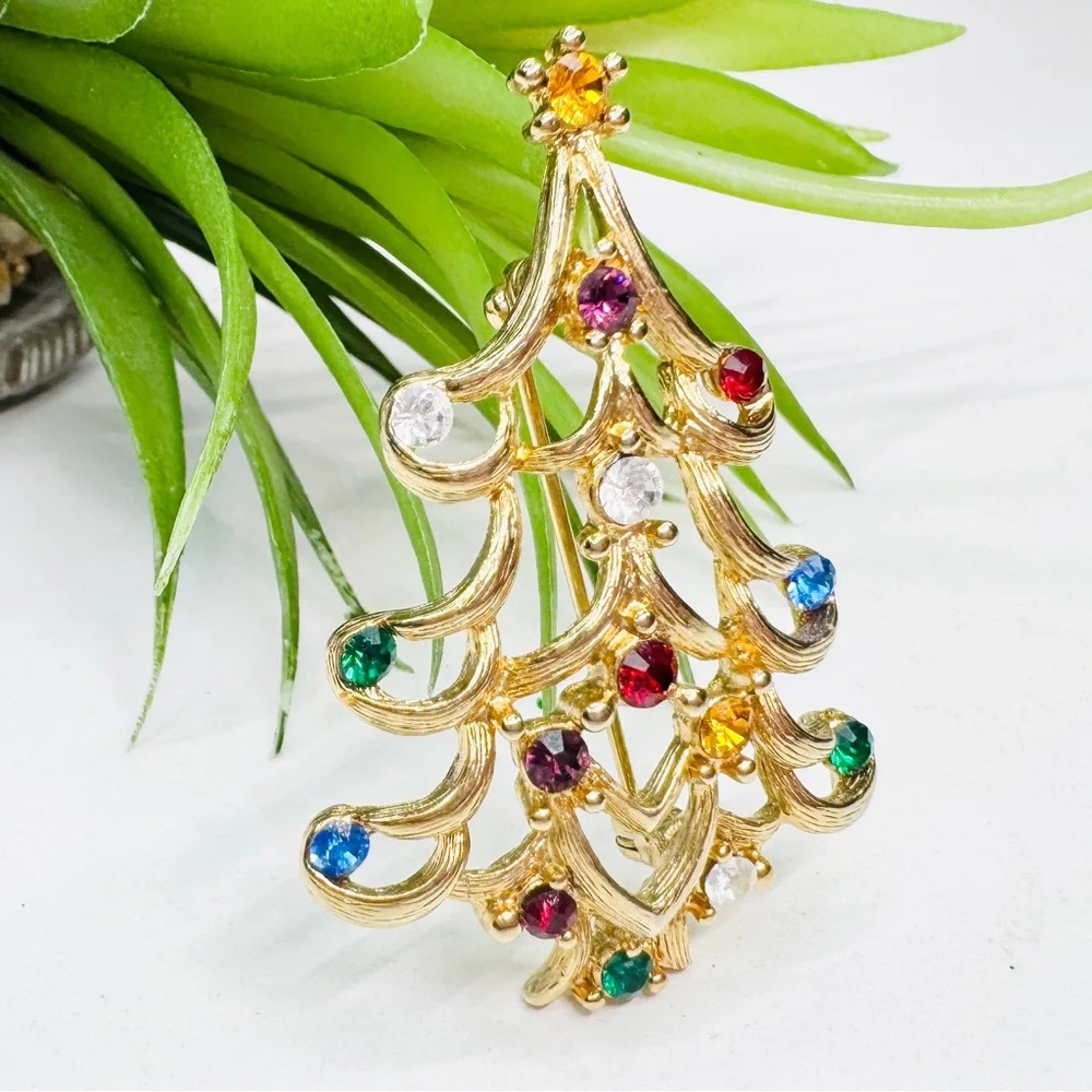 Vintage 80s Monet Openwork Multicolor Rhinestone Gold Tone Christmas Tree Brooch